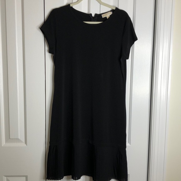 MICHAEL Michael Kors Dresses & Skirts - Michael Kors black dress with pleated bottom sz L